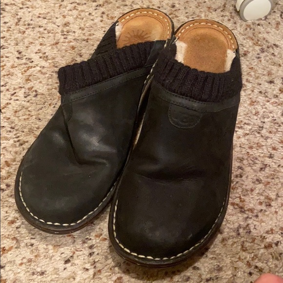 Ugg Black Heeled Clogs - Picture 6 of 6